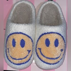 New smiley face slippers fuzzy slippers shoes smiley slippers slip on shoes